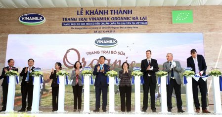 由Vinamilk在林同省开幕的越南首个欧洲标准有机奶牛场